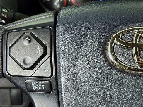 Used 2020 Toyota Tacoma SR image 13