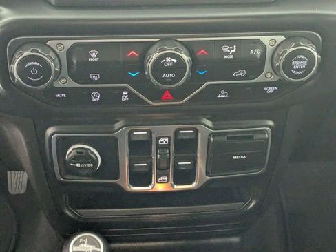 Used 2023 Jeep Wrangler Sport S image 20