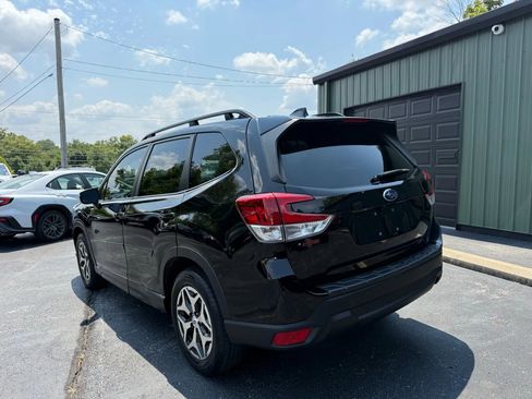 Used 2024 Subaru Forester Premium image 4