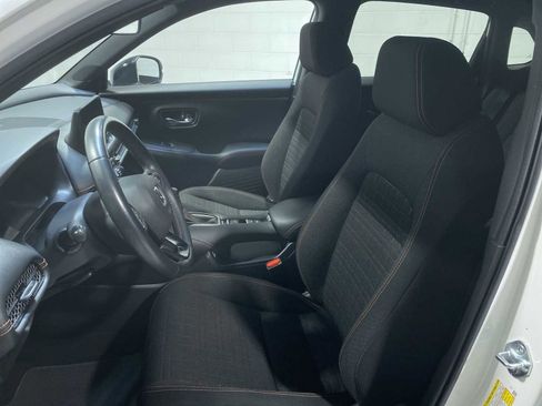 Used 2023 Honda HR-V Sport image 2