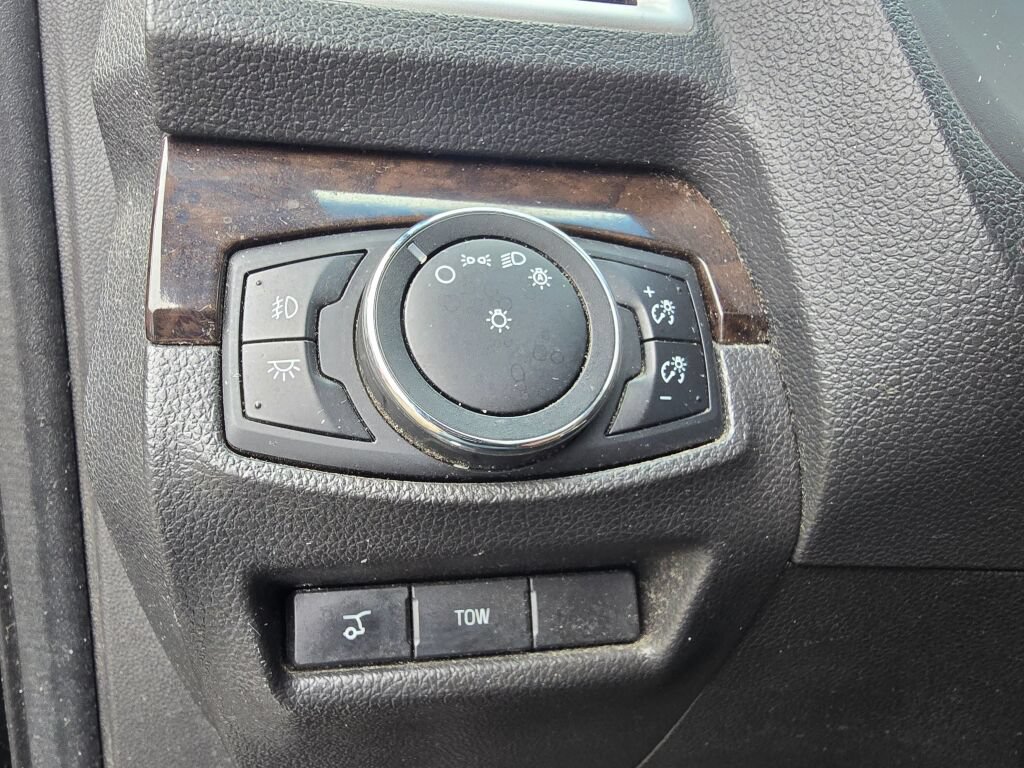 Used 2015 Ford Explorer Limited w/ Equipment Group 301A AWD/4WD image 29