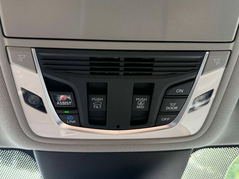 Certified 2023 Acura MDX SH-AWD w/ Advance Package image 28