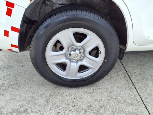 Used 2012 Toyota RAV4 FWD w/ Value Pkg image 26