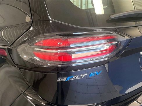 Used 2023 Chevrolet Bolt LT FWD image 33
