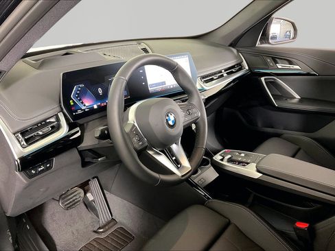 New 2026 BMW X1 xDrive28i AWD/4WD image 9