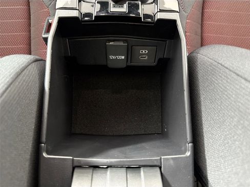 Used 2025 Toyota Corolla SE image 36