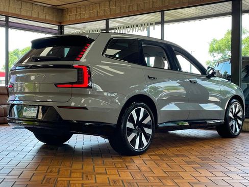Used 2025 Volvo EX90 Ultra AWD/4WD image 10