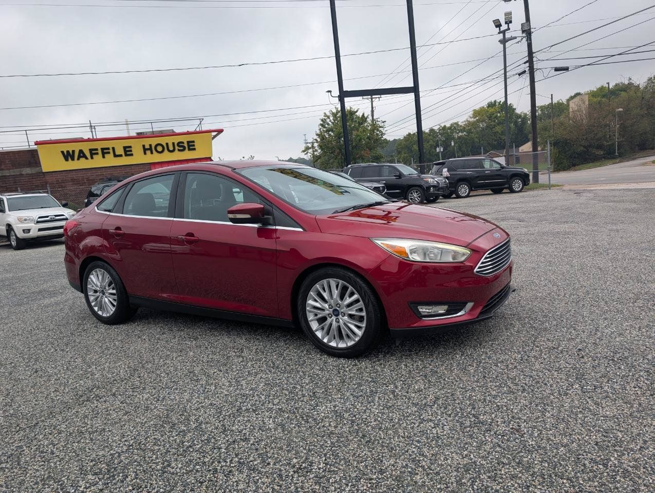 Used 2015 Ford Focus Titanium FWD image 3