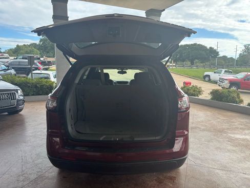 Used 2015 Chevrolet Traverse LT w/ Style and Technology Package image 24