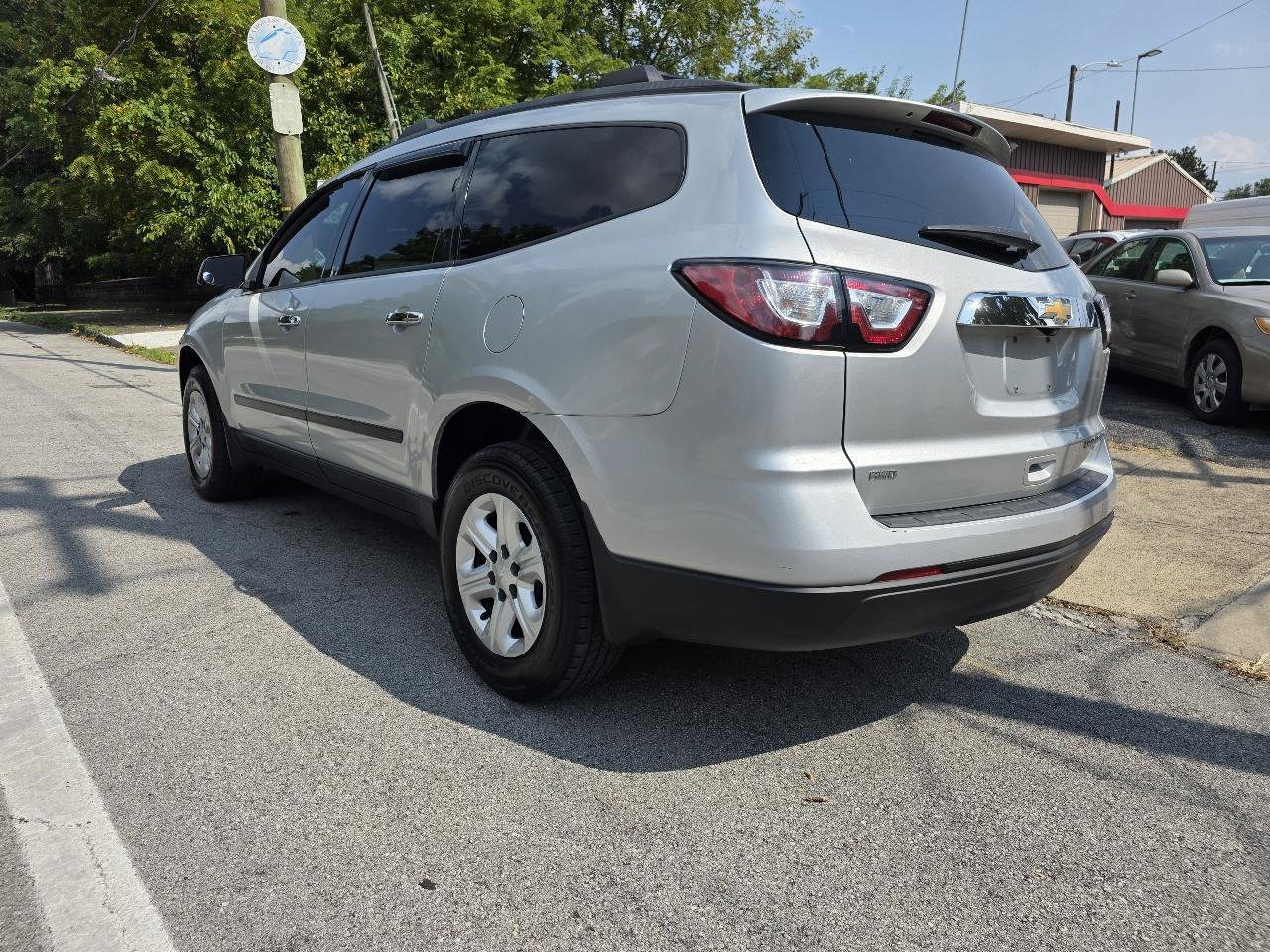 Used 2016 Chevrolet Traverse LS AWD/4WD image 3