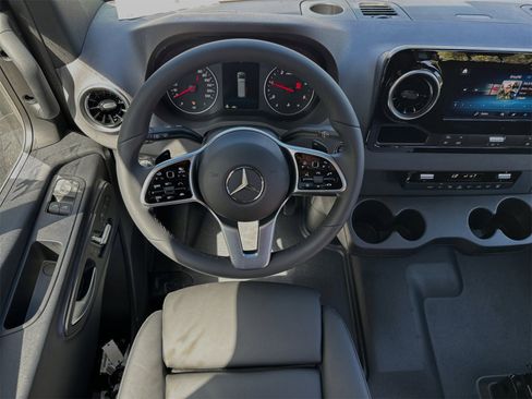 Used 2024 Mercedes-Benz Sprinter 2500 image 14