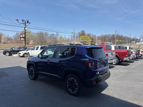 Used 2016 Jeep Renegade Trailhawk w/ Cold Weather Group image 4