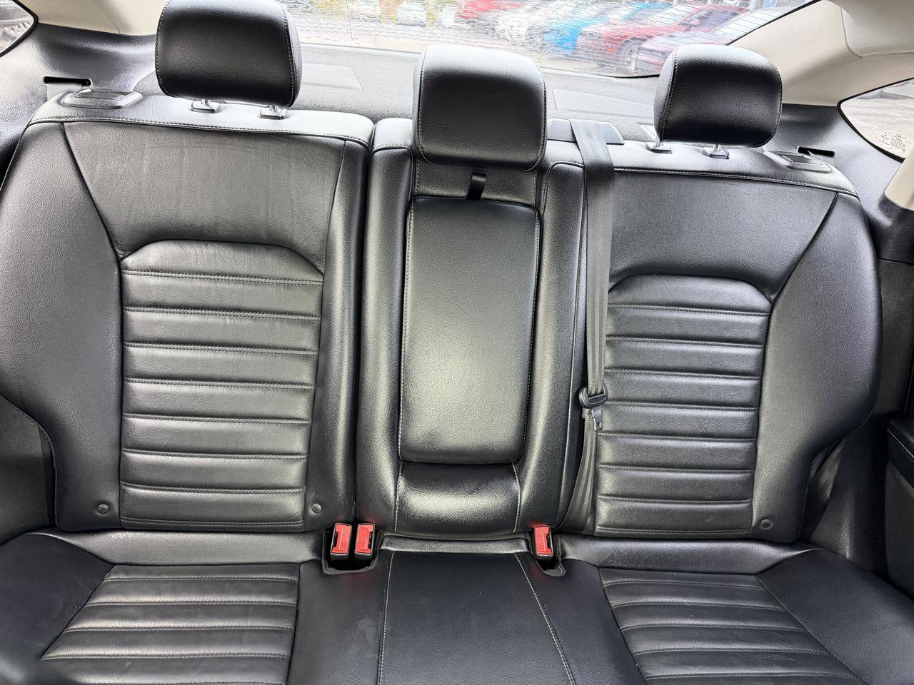 Used 2017 Ford Fusion SE w/ Fusion SE Technology Package FWD image 17