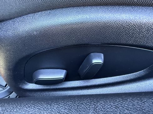 Used 2020 Chevrolet Camaro LT image 15