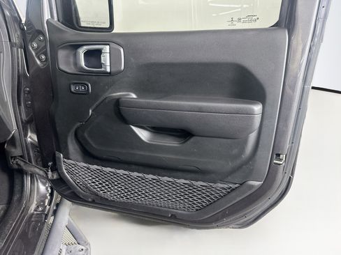 Used 2022 Jeep Wrangler Unlimited Sport AWD/4WD image 32