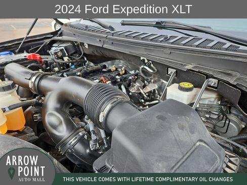 Used 2024 Ford Expedition XLT image 14