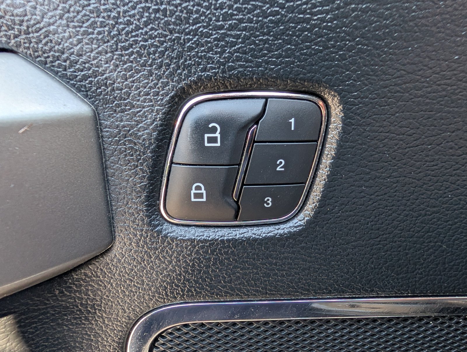 Used 2019 Ford F150 Lariat AWD/4WD image 16