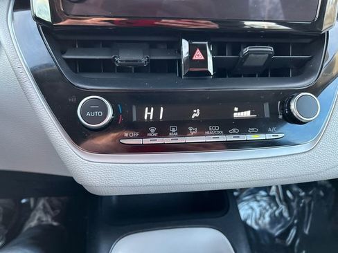 Certified 2024 Toyota Corolla LE image 28