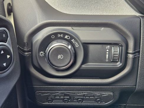 Certified 2025 Jeep Wrangler Sahara w/ Technology Group image 24