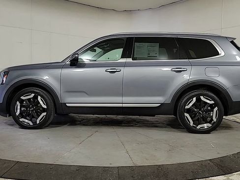 Used 2025 Kia Telluride S image 4
