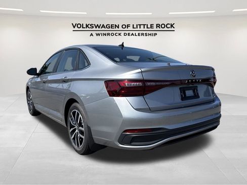 New 2025 Volkswagen Jetta SE image 3