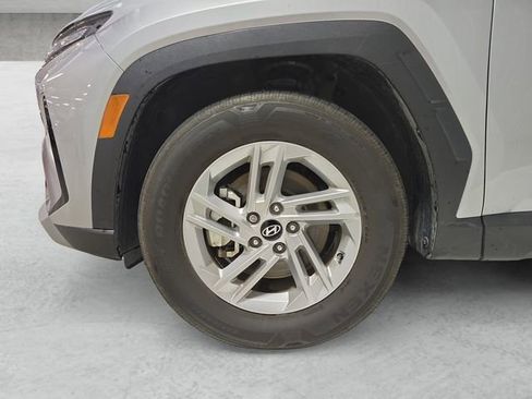 Used 2025 Hyundai Tucson SE image 23