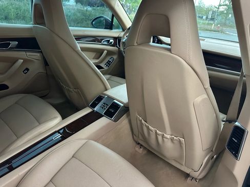 Used 2011 Porsche Panamera S image 36