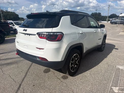 Used 2024 Jeep Compass Trailhawk AWD/4WD image 9