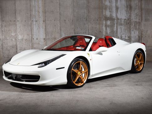Used 2013 Ferrari 458 Spider image 4