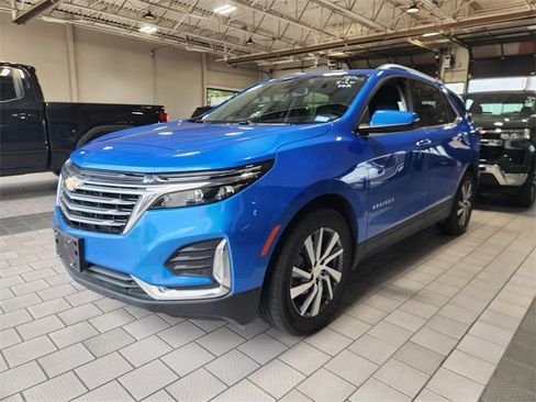 Used 2024 Chevrolet Equinox Premier FWD image 3
