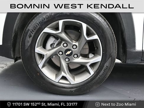 Used 2025 Chevrolet Trax LT image 9