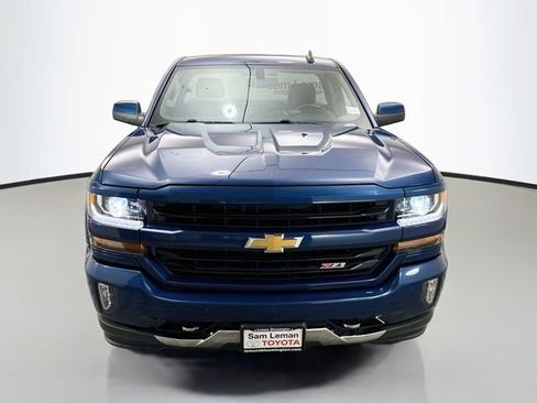 Used 2018 Chevrolet Silverado 1500 LT w/ LT Convenience Package AWD/4WD image 2