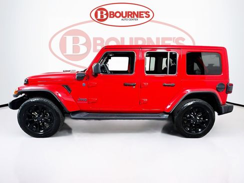Used 2025 Jeep Wrangler Unlimited Sahara AWD/4WD image 6