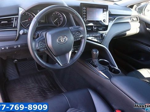 Used 2024 Toyota Camry SE image 11