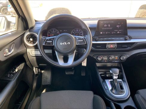 Used 2024 Kia Forte LXS image 5