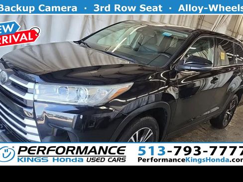 Used 2019 Toyota Highlander LE FWD image 1