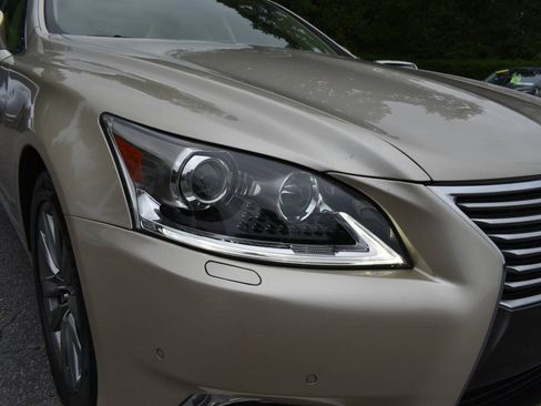 Used 2014 Lexus LS 460 AWD w/ Comfort Package image 39