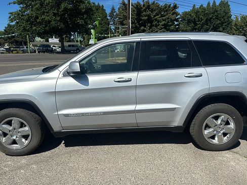Used 2011 Jeep Grand Cherokee Laredo AWD/4WD image 13
