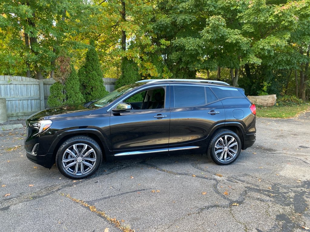 Used 2019 GMC Terrain Denali w/ Driver Alert Package II AWD/4WD image 2