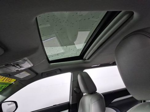 Used 2019 Toyota Highlander XLE AWD/4WD image 22