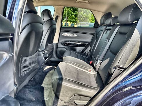 Used 2025 Genesis GV70 2.5T AWD/4WD image 4