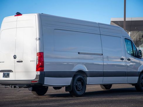 New 2026 Mercedes-Benz Sprinter 2500 image 9