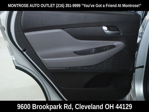 Used 2019 Hyundai Santa Fe SE image 23