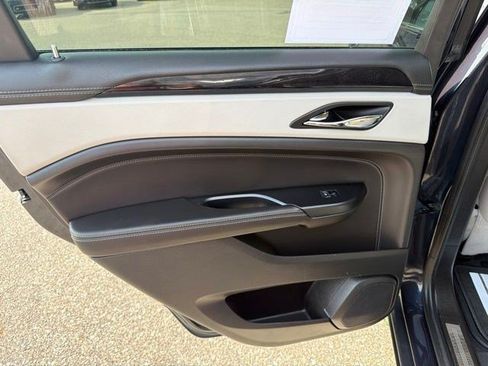 Used 2016 Cadillac SRX Luxury w/ Driver Awareness Package AWD/4WD image 15
