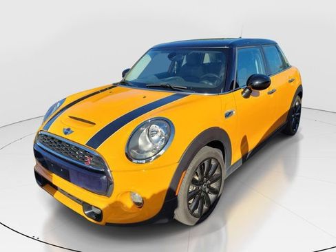 Used 2015 MINI Cooper S image 2