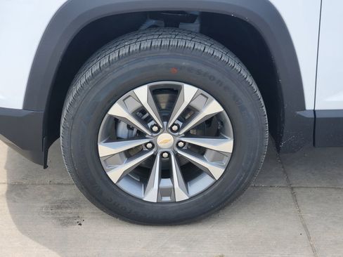 New 2026 Chevrolet Equinox LT w/ Convenience Package II image 10