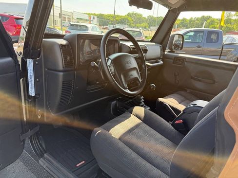 Used 2003 Jeep Wrangler Rubicon AWD/4WD image 10