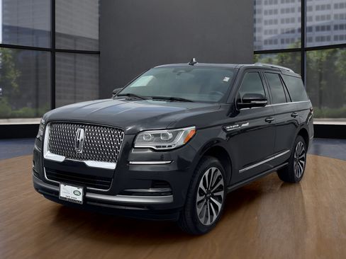 Used 2023 Lincoln Navigator Reserve RWD image 1
