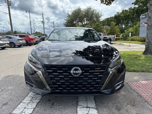 Used 2024 Nissan Altima 2.5 SR image 3