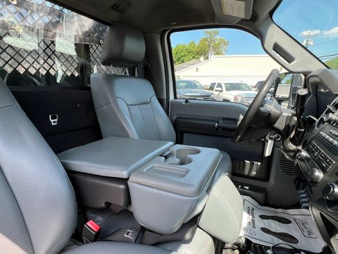 Used 2016 Ford F550 4x4 Regular Cab Super Duty image 24